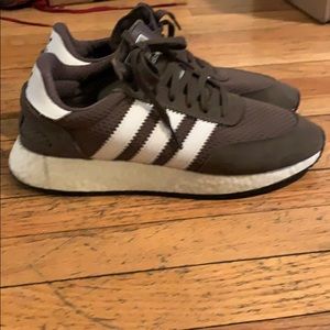 Adidas Iniki I-5923 size 9